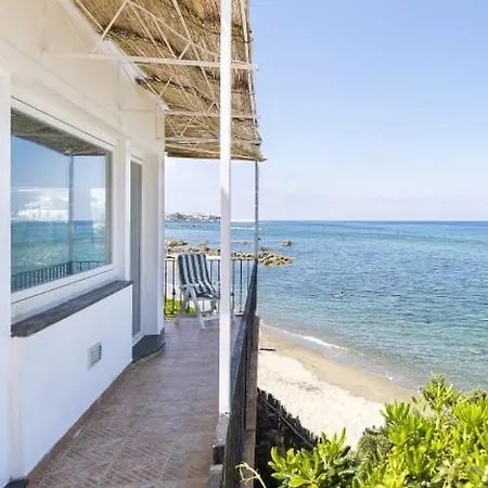 La Casa Sulla Spiaggia Villa