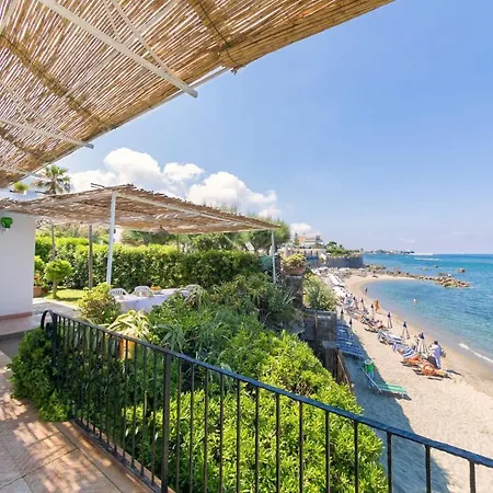 La Casa Sulla Spiaggia Villa *